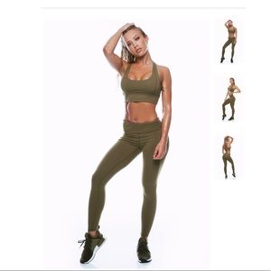 Saski Collection Mid Waist leggings.